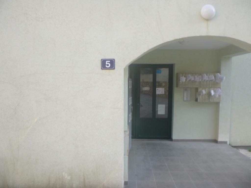 Apartman Ozi Petrovac Exterior foto